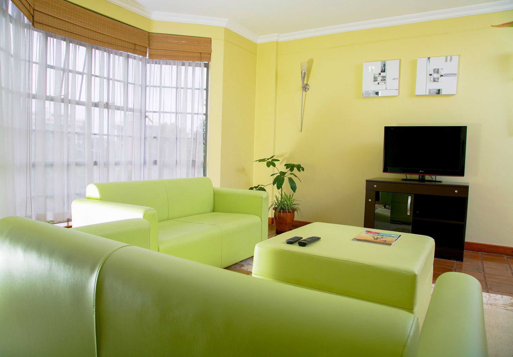 Batians Apartment Hotel Найроби Екстериор снимка